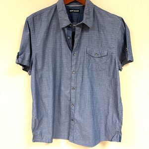 DKNY mens chambray short sleeve short. Size L